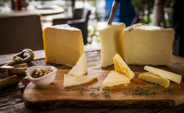 Греческие сыры с вареньем из инжира (750 р.)